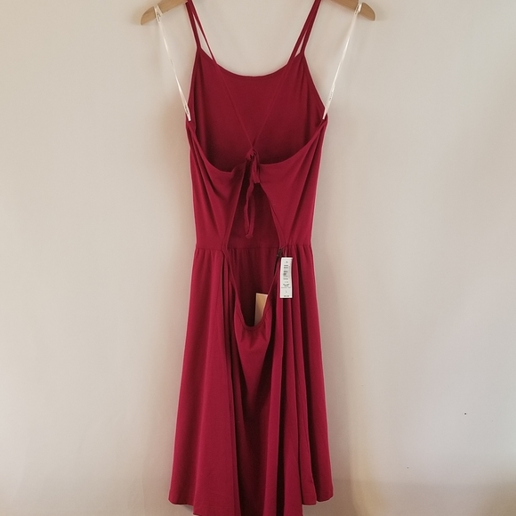 Aritzia Sunday Best Strappy Dress - Burgundy - Picture 4 of 10